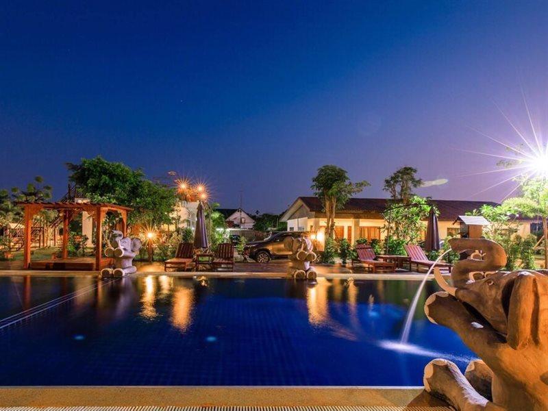 Oyo 837 Baan Kiang Nam Resort Bang Lamung Buitenkant foto