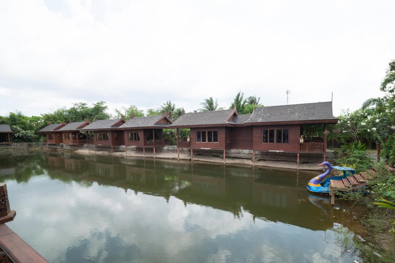 Oyo 837 Baan Kiang Nam Resort Bang Lamung Buitenkant foto